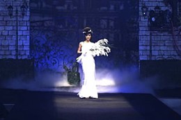 中国天津婚博会现场婚纱礼服流行时尚发布 中国天津婚博会现场婚纱礼服流行时尚发布