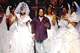 中国天津婚博会现场的婚纱礼服流行时尚发布五 中国天津婚博会现场的婚纱礼服流行时尚发布五