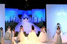 中国天津婚博会上的婚纱礼服流行时尚发布会 中国天津婚博会上的婚纱礼服流行时尚发布会